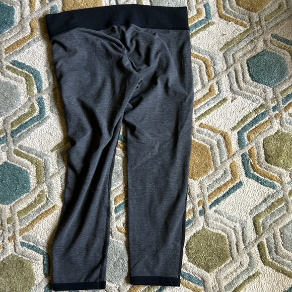 Yosemite James Perse Grey/Black Performance Leggings - Picture 4 of 4